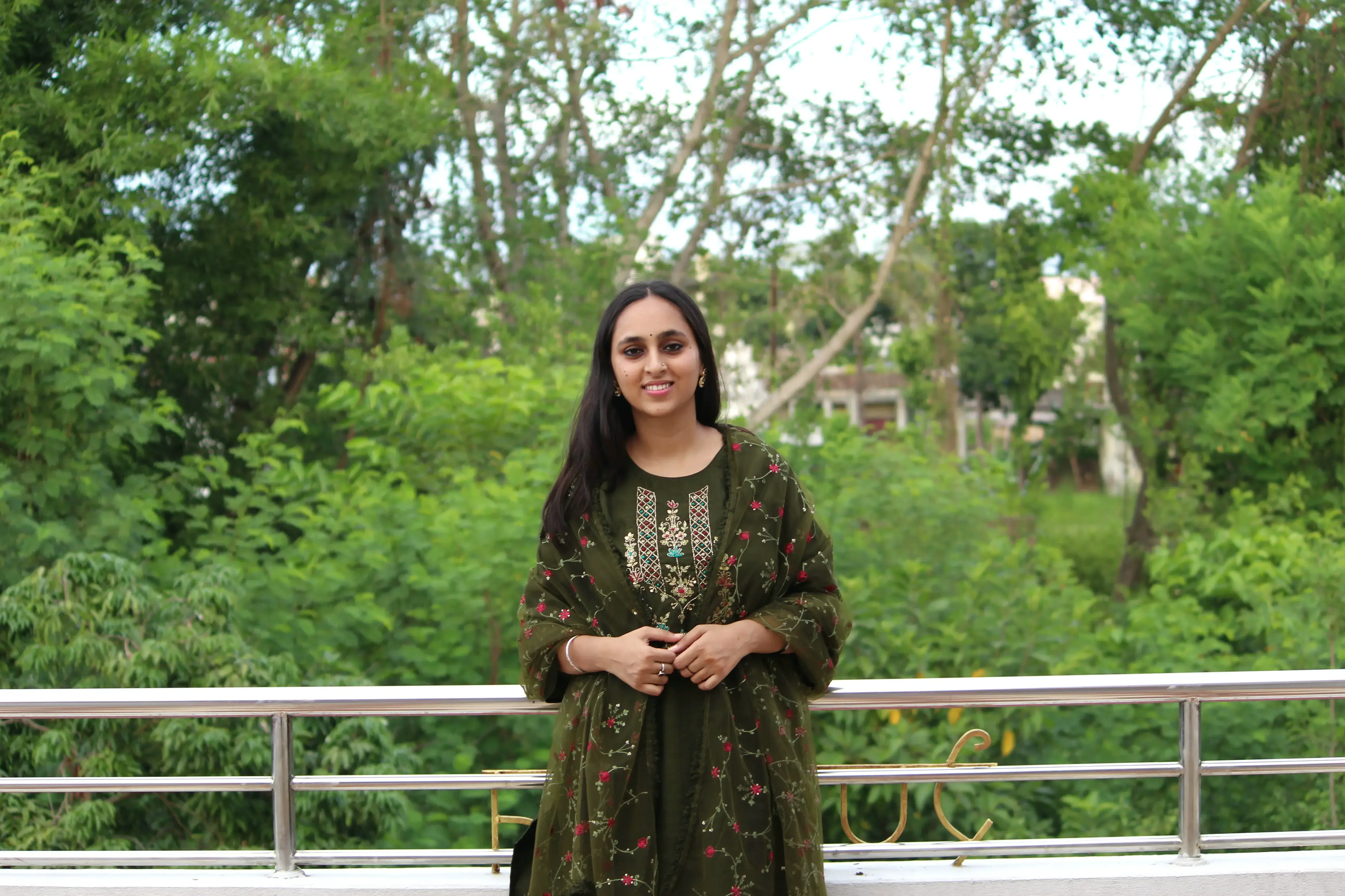 /storage/photos/1/Products/Suit/mehendi suit (4).webp